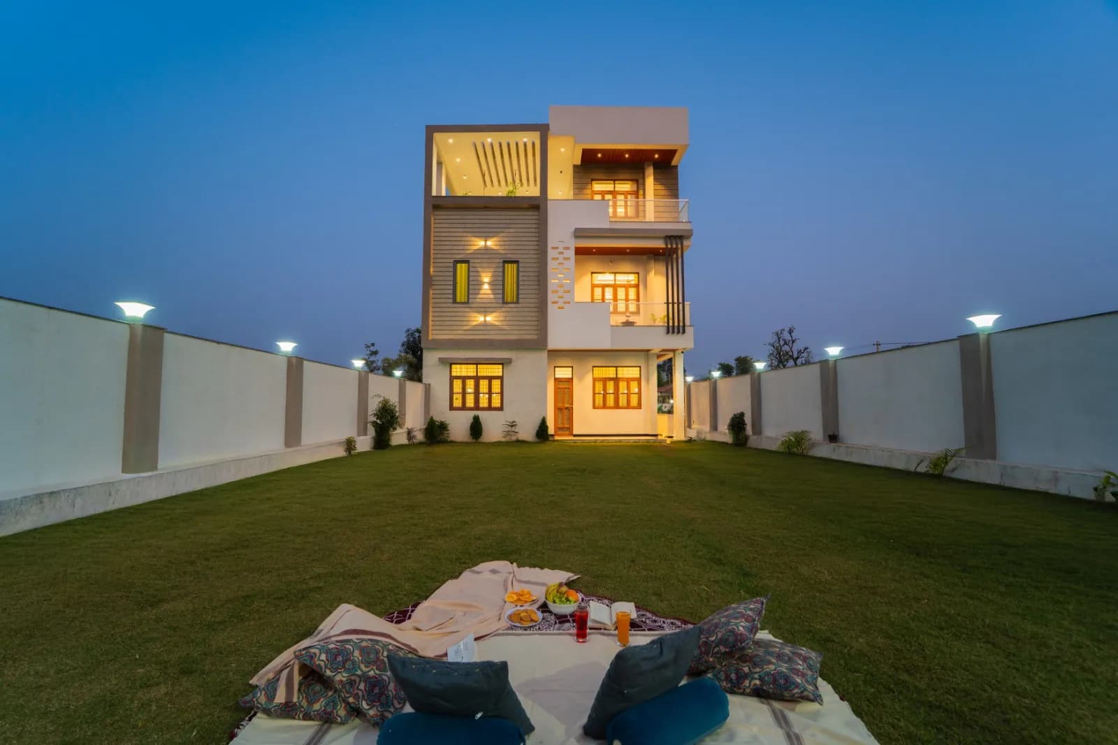 Villa Back