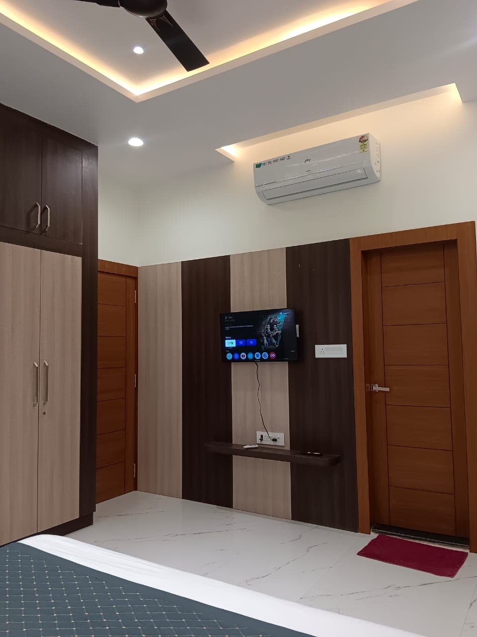 (7) Sky Signature Suite
