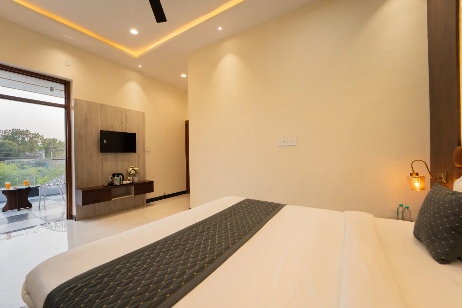 Why Private Villas Are Better Than Hotels in Udaipur